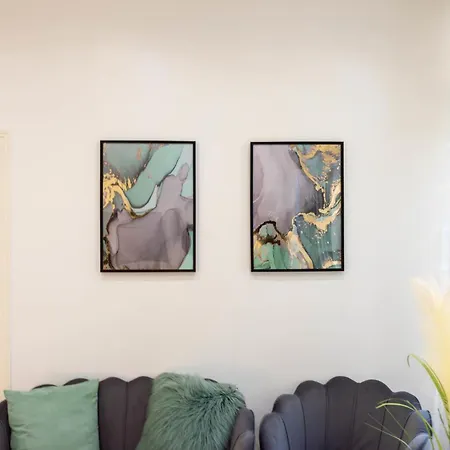 Apartment Renovated In The Heart Of *