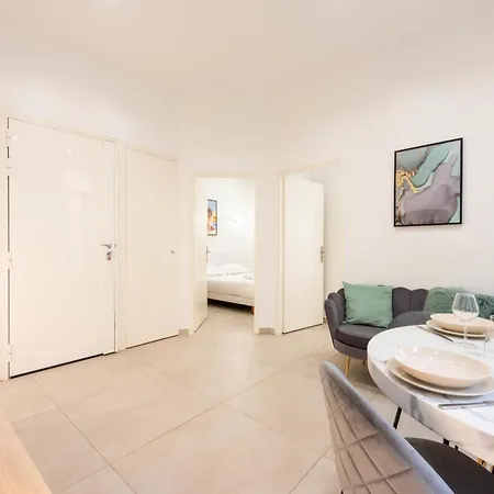 Apartment Renovated In The Heart Of