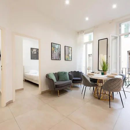 Apartment Renovated In The Heart Of Cannes